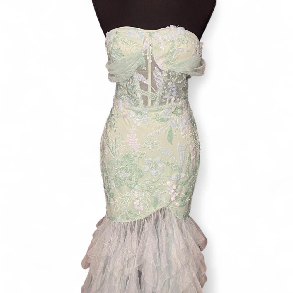 Elegant Strapless Green and white mermaid embroidered Lace Dress